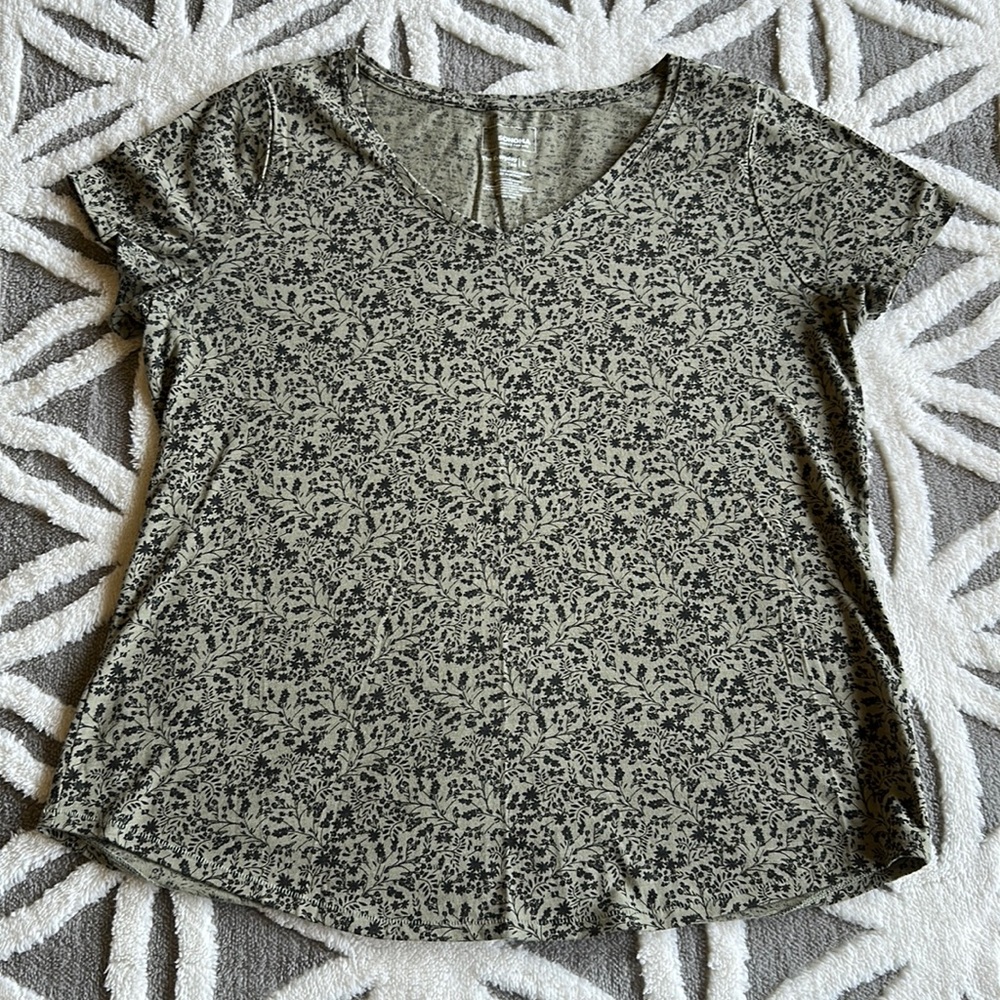 Green and black floral v-neck tee